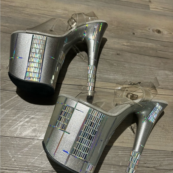Pleaser Flam808 reflective 8” heels - Picture 2 of 4
